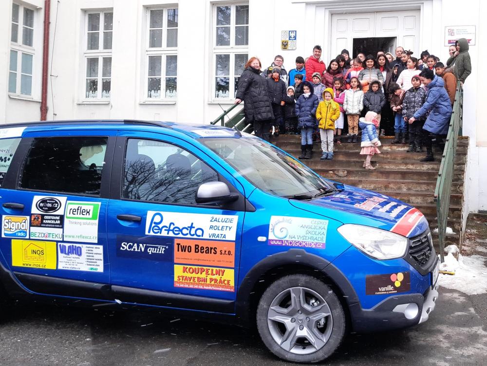 Dětský domov Pyšely má nový automobil