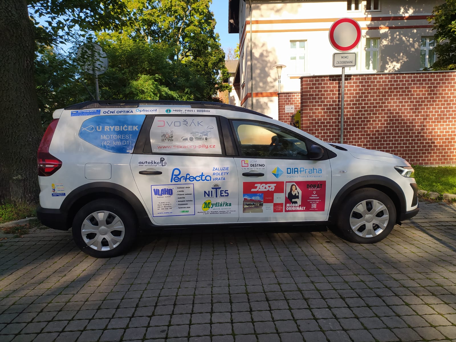 Společně pro dobrou věc! Projekt „Sociální automobil“ pro Domov seniorů Benešov